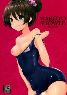 プールの水面下で支配人のザーメンをゴックンするマコト！！